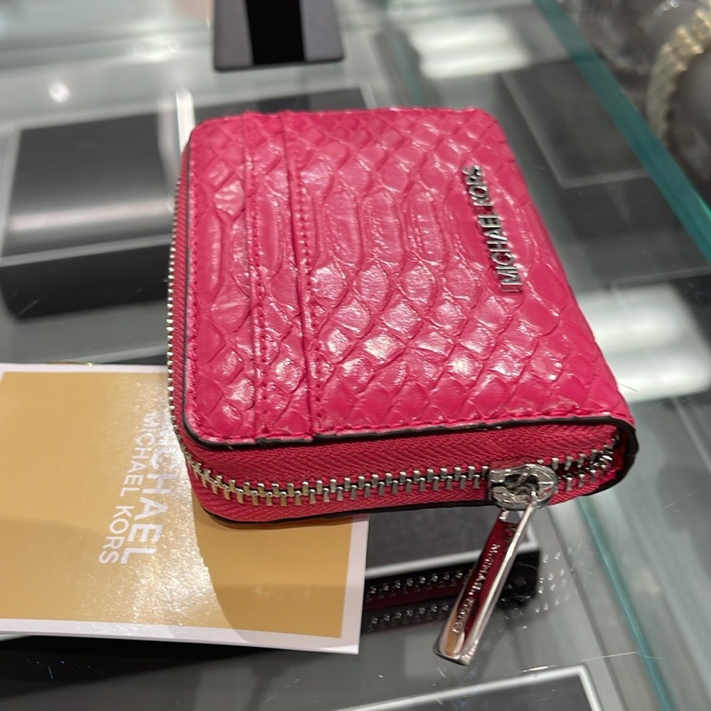 Michael Kors Women Md Zip Around Card Case Coin Pouch Wallet Electric Pink
NWT - Picture 12 of 16